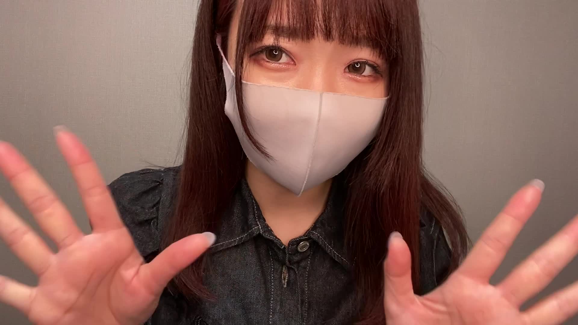 Sexy babe teases her perky nipples before rubbing her hairy cunt